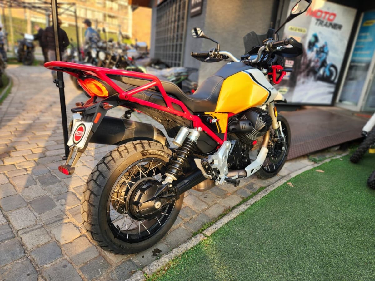 MOTO GUZZI V85TT año 20215