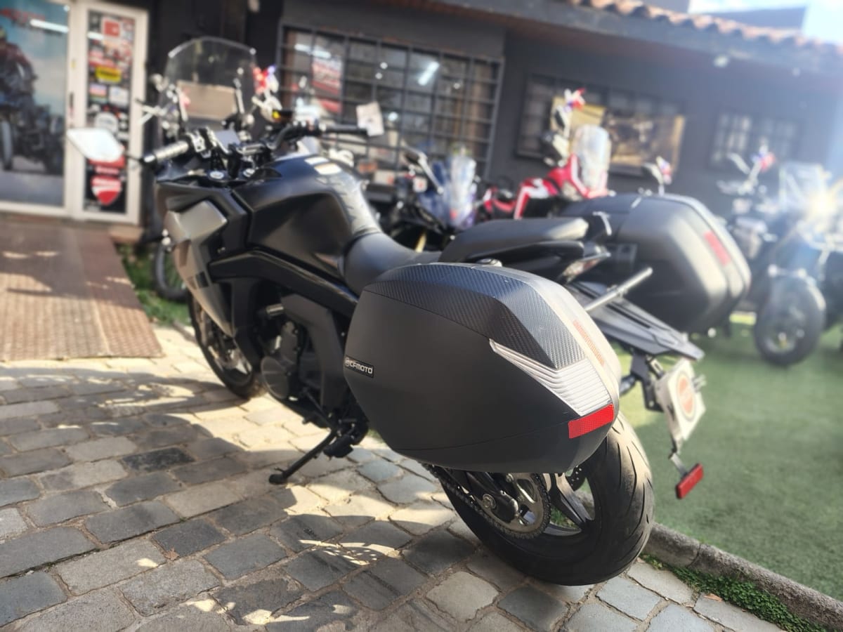 CFMOTO CF 650 GT 20235