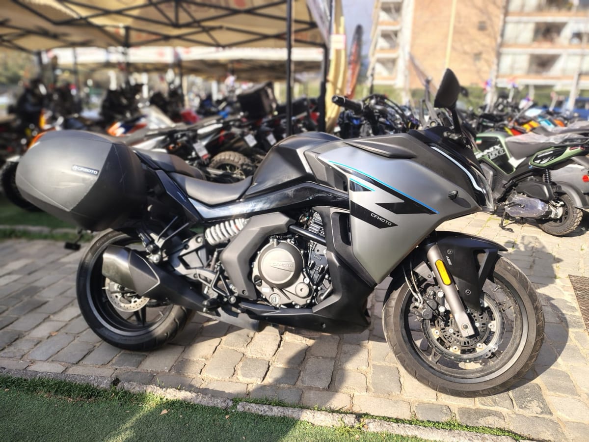 CFMOTO CF 650 GT 20232