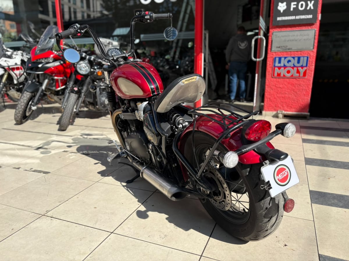 TRIUMPH BONNEVILLE BOBBER 20236