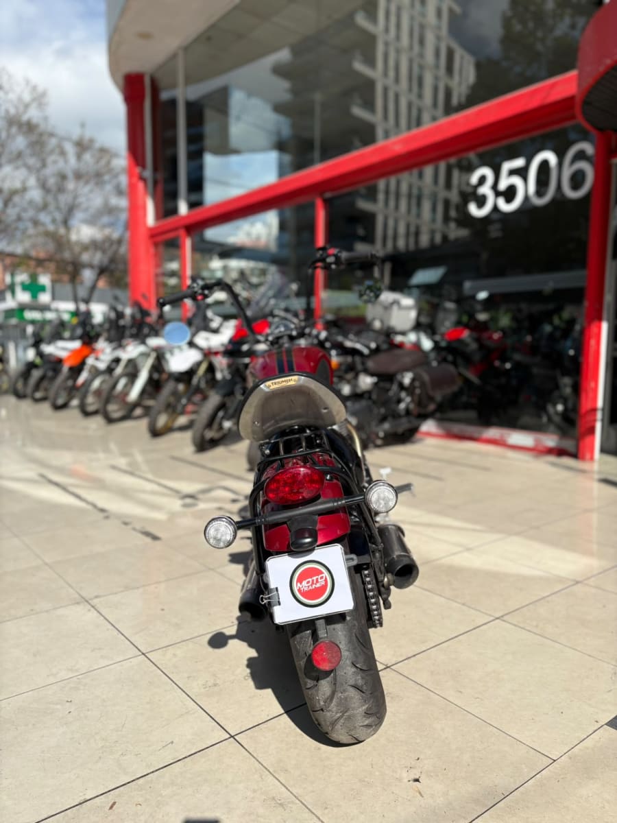 TRIUMPH BONNEVILLE BOBBER 20237