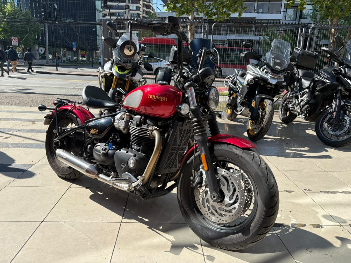 TRIUMPH BONNEVILLE BOBBER 20232