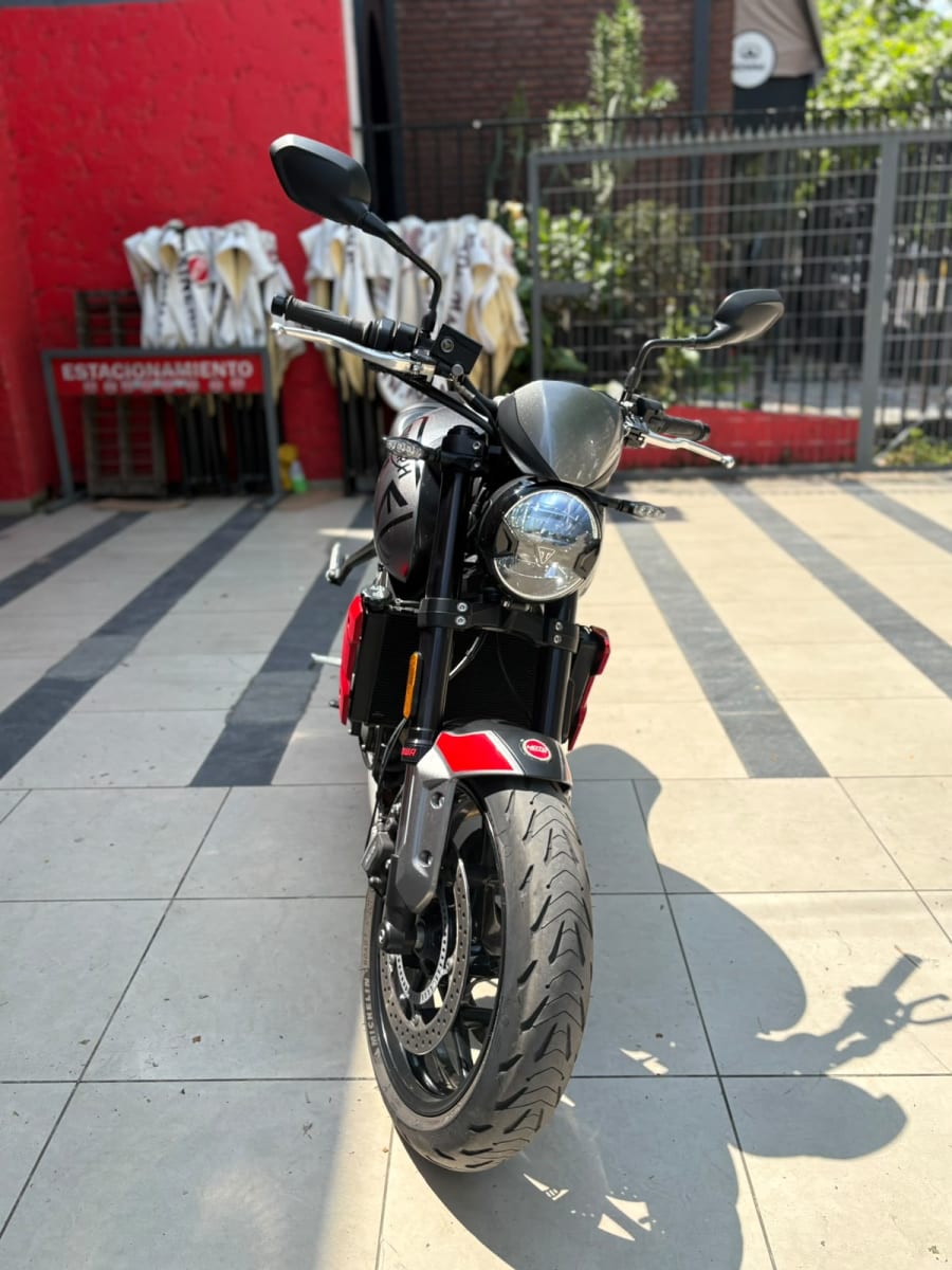 TRIUMPH TRIDENT 660 20237