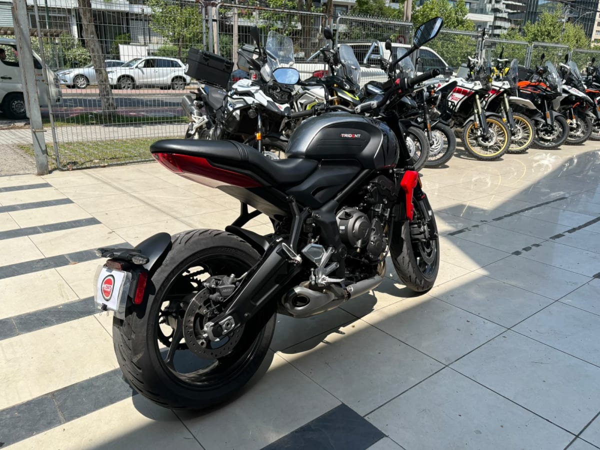 TRIUMPH TRIDENT 660 20234