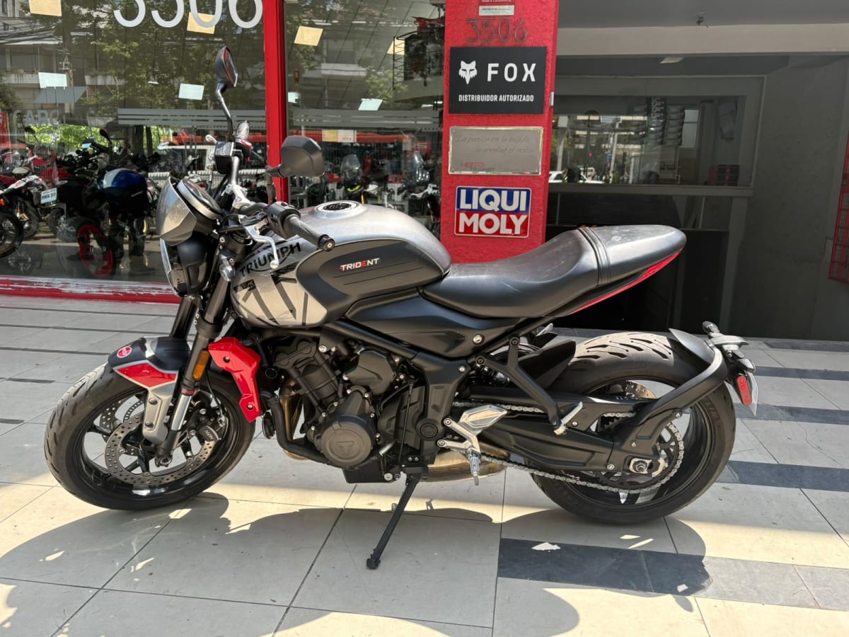 TRIUMPH TRIDENT 660 20231
