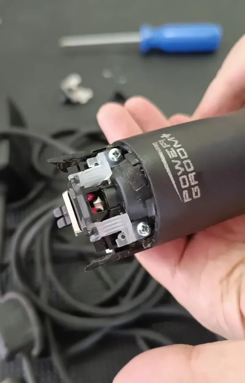 26/6 - Vibrador o Leva en Máquinas de Peluquería Canina: Guía Completa sobre Qué Es, Para Qué Sirve y Cuándo Cambiarlo