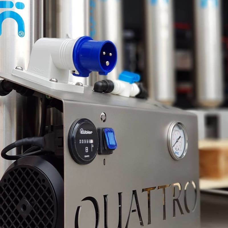 Limpieza de Vidrios en Altura con el Equipo Quattro de IONIC Systems