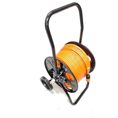 CARRO PORTAMANGUERAS NEGRO CON RUEDAS