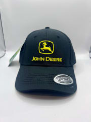 GORRO JOHN DEERE NEGRO LOGO AMARILLO