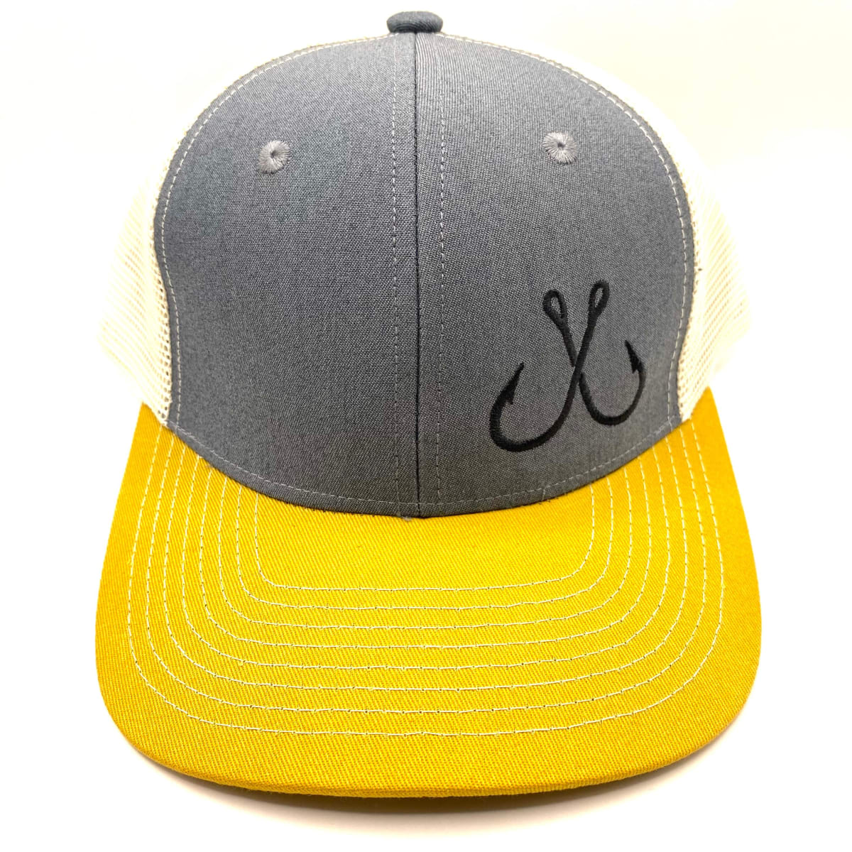 GORRO CON LOGO DE ANZUELO BLANCO/GRAY VISERA TAN1