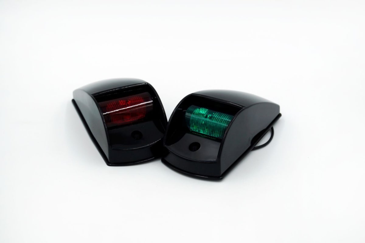 LUZ VERDE ROJA BASE NEGRA LED1