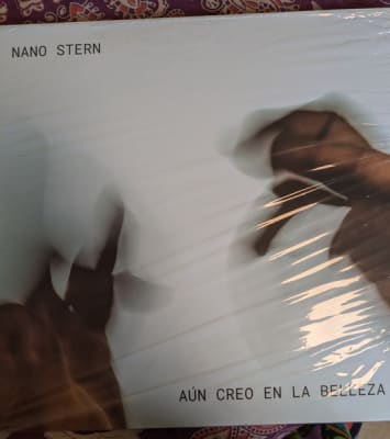 STERN, NANO VINILO AUN CREO EN LA BELLEZA