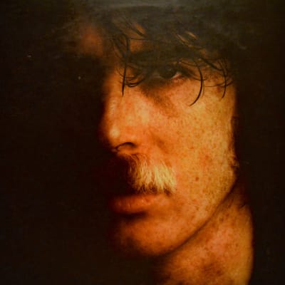 GARCIA, CHARLY VINILO YENDO DE LA CAMA