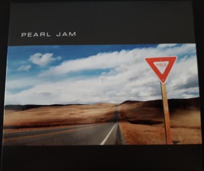 PEARL JAM CD YIELD