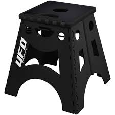 PISO PARA MOTOCICLETA MARCA UFO COLOR NEGRO PLEGABLE