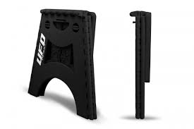 PISO PARA MOTOCICLETA MARCA UFO COLOR NEGRO PLEGABLE4