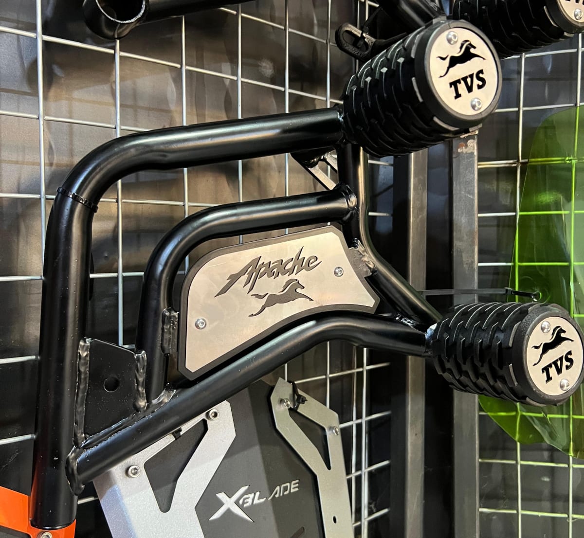 SLIDER DE LUJO TVS APACHE 180 / 160 DOBLE TOPE -LM2