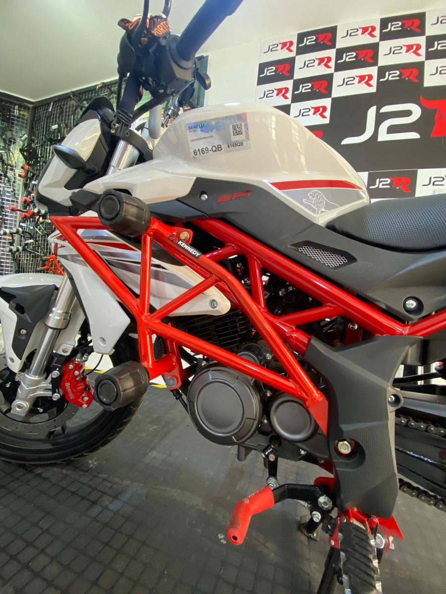 SLIDER BENELLI 150i ROJO DOBLE TOPE -KN2