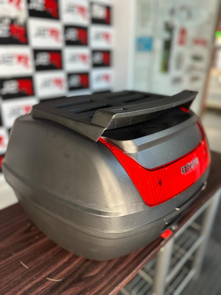 CAJUELA DE PLASTICO 55LT C/ RESPALDAR Y PARRILLA BLANDO BIKER2