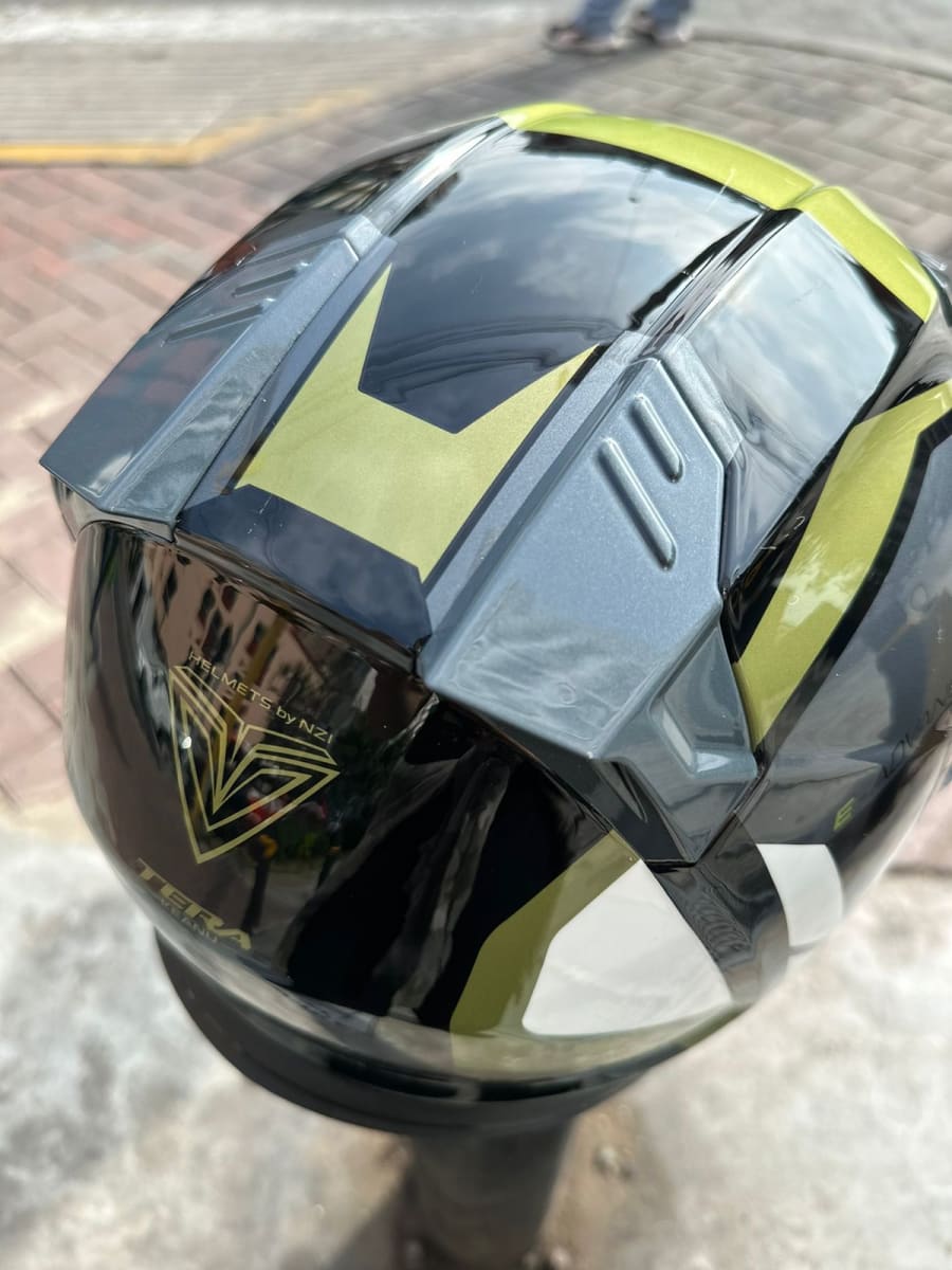 CASCO ABATIBLE FIBRA TERA DUO BRILLO CHROMA KENAU GREEN9