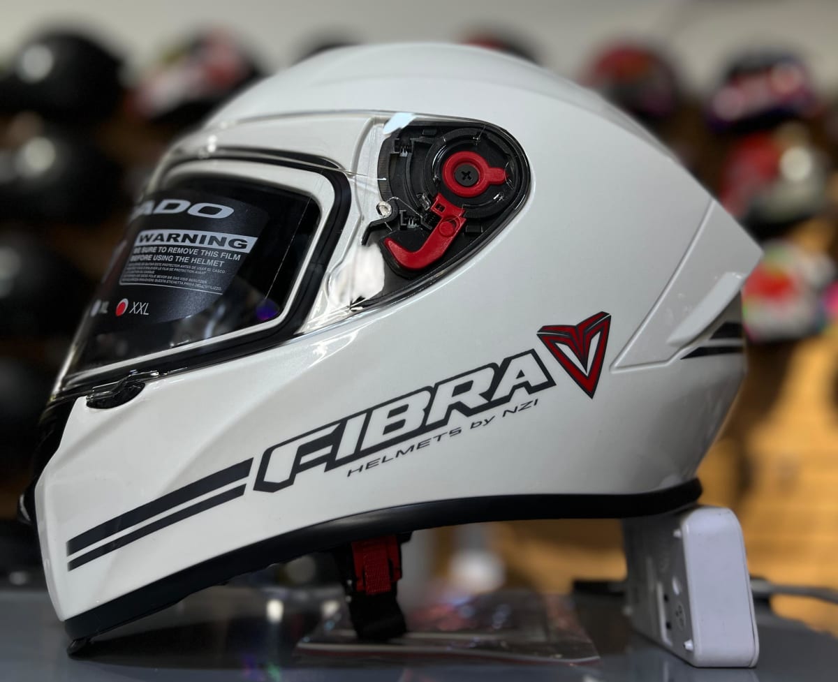 CASCO INTEGRAL FIBRA GIGA NOUVEAU BLANCO BRILLO1
