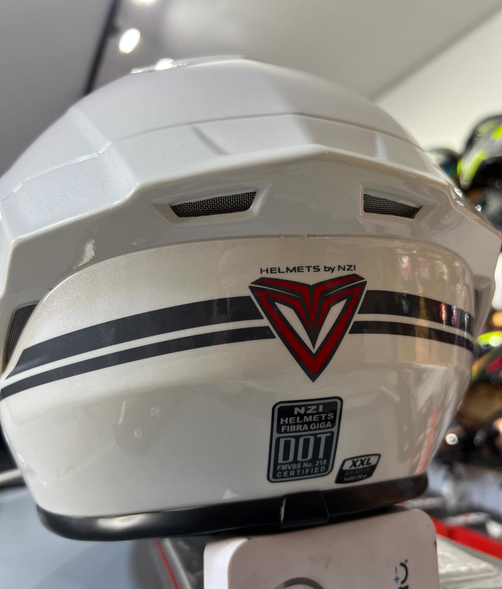 CASCO INTEGRAL FIBRA GIGA NOUVEAU BLANCO BRILLO5