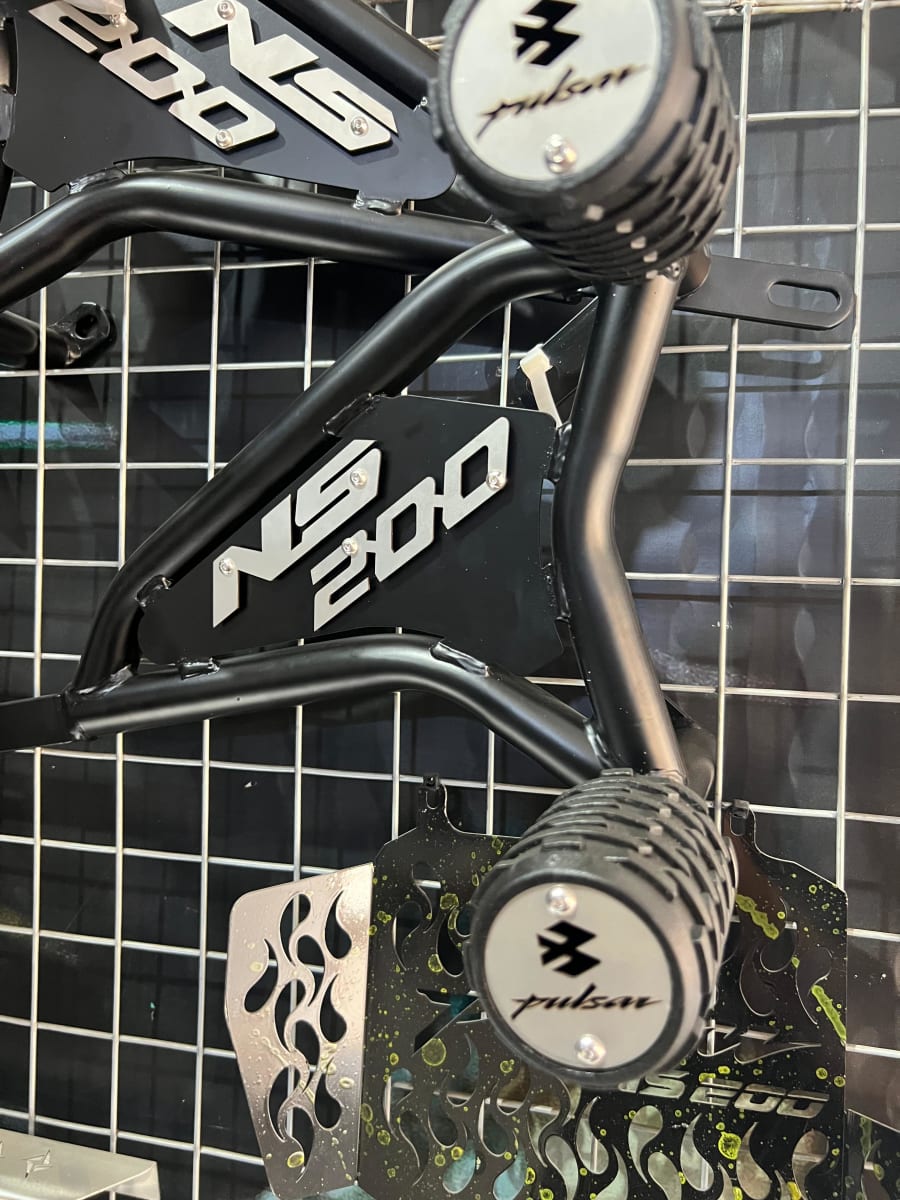 SLIDER DE LUJO PULSAR NS200 DT -LM5