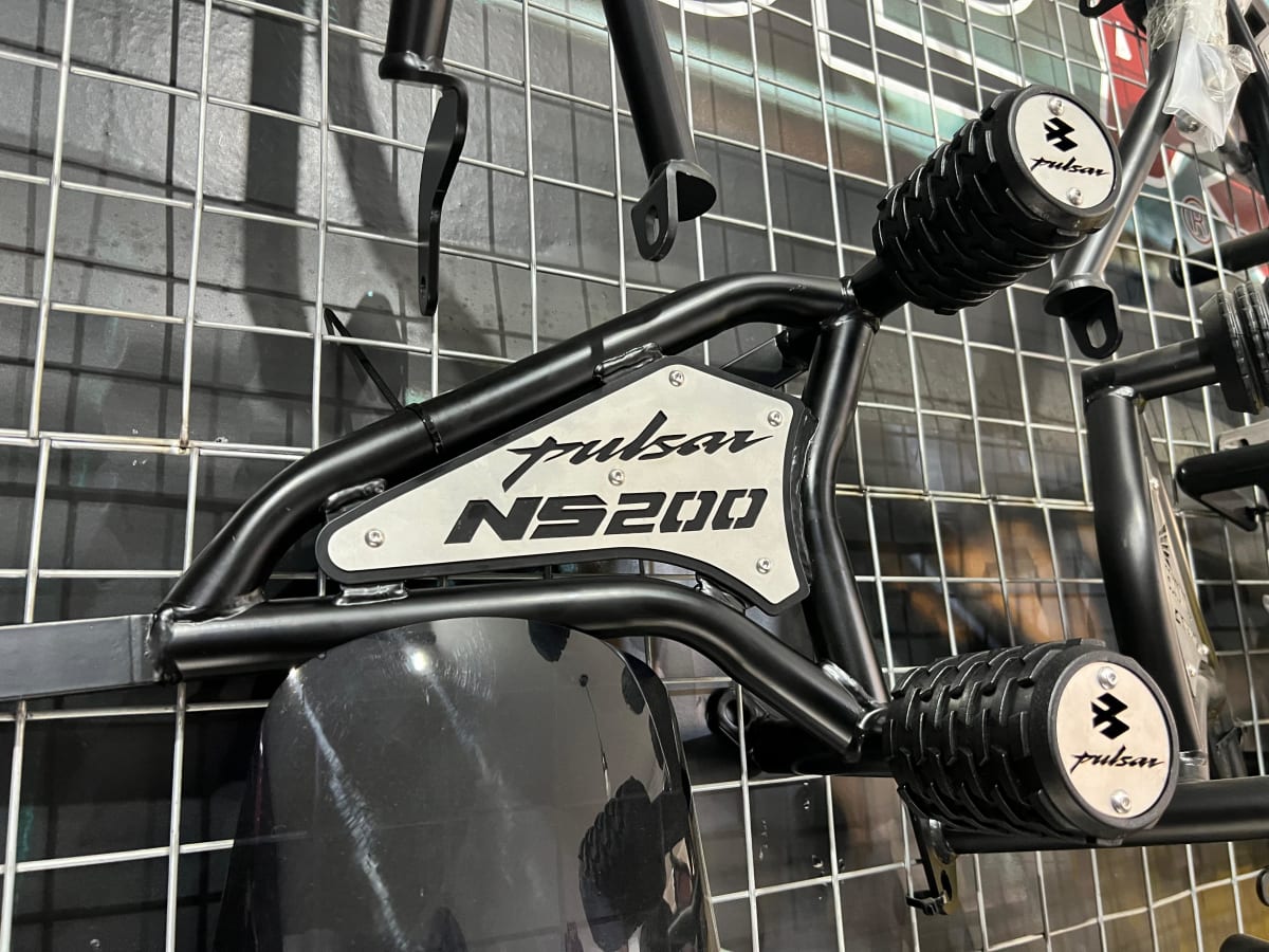 SLIDER DE LUJO PULSAR NS200 DT -LM6