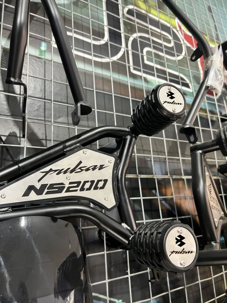 SLIDER DE LUJO PULSAR NS200 DT -LM7