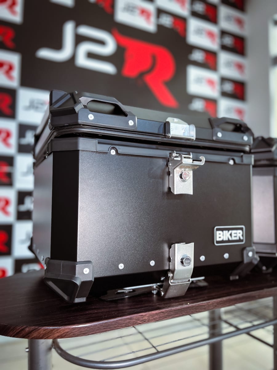 CAJUELA DE ALUMINIO 45 LT LLANO NEGRO -BK1