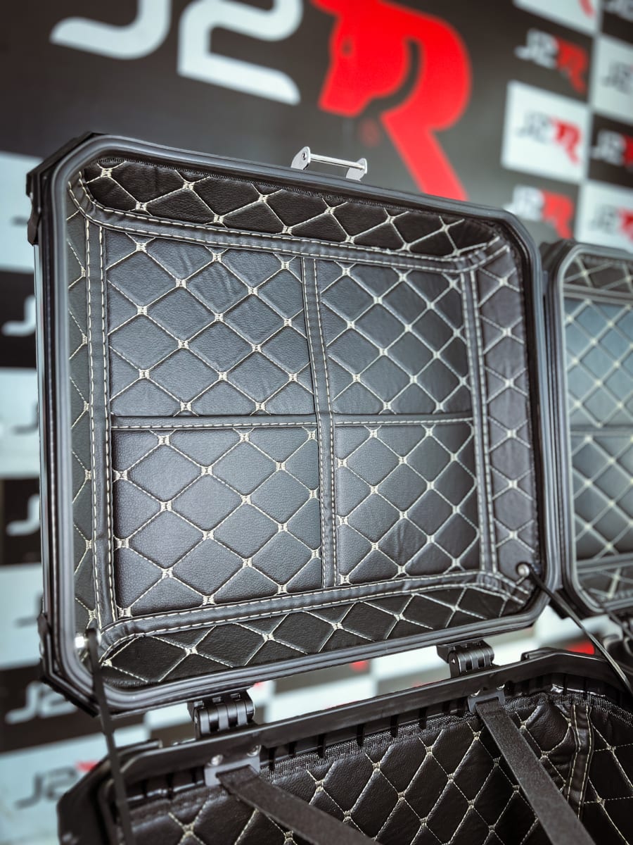 CAJUELA DE ALUMINIO 45 LT LLANO NEGRO -BK3