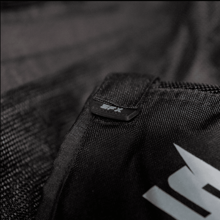 CASACA SFX  STREET HOMBRE NEGRA/NEGRA ENMALLADA4