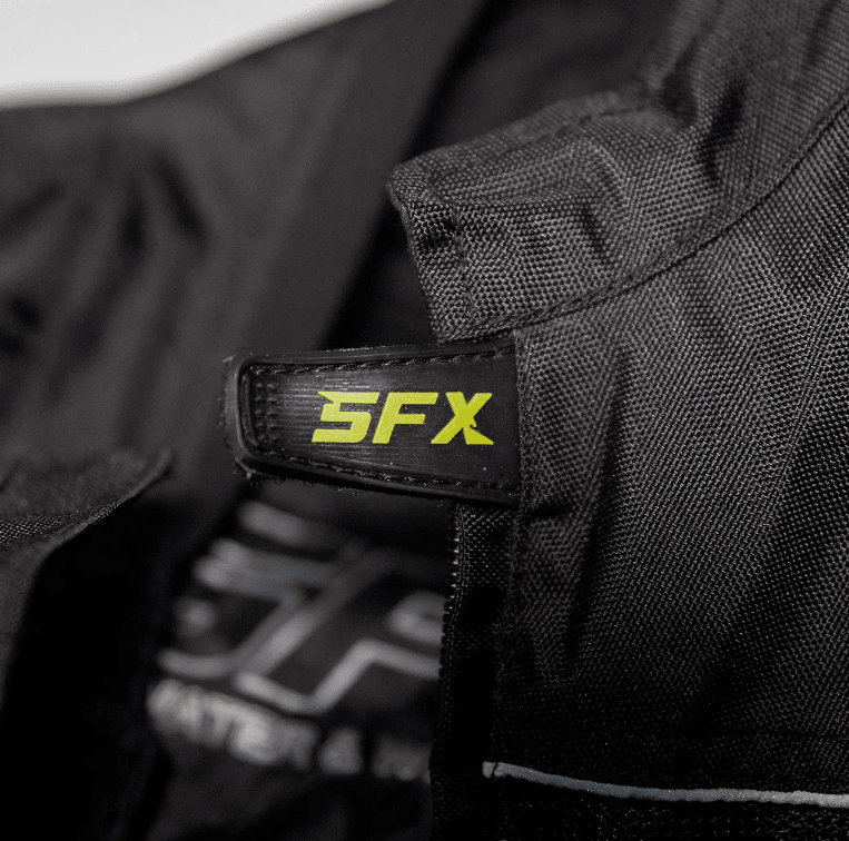 CASACA SFX  STREET NEGRA/AMARILLAENMALLADA7