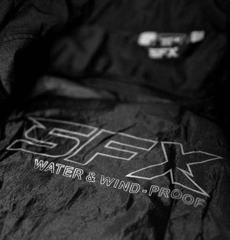 CASACA SFX  STREET NEGRA/AMARILLAENMALLADA4