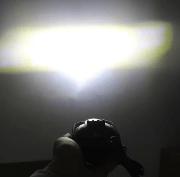 EXPLORADORA E03C LED (PAR)4