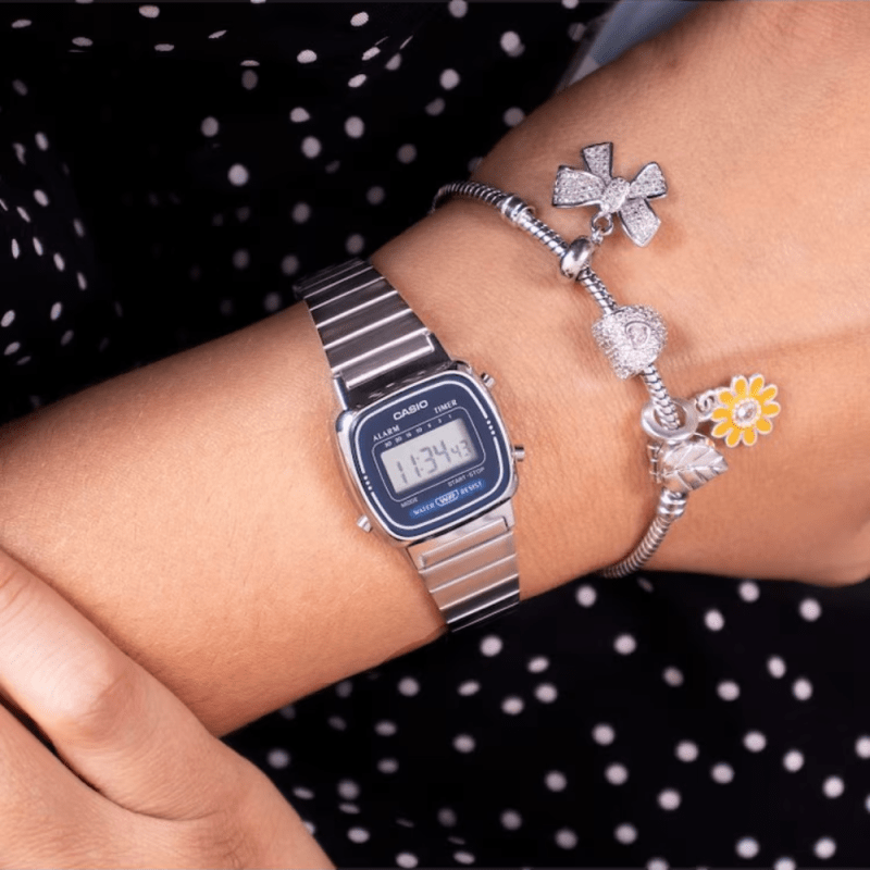 RELOJ CASIO LA670WA-2DF VINTAGE MINI PLATEADO