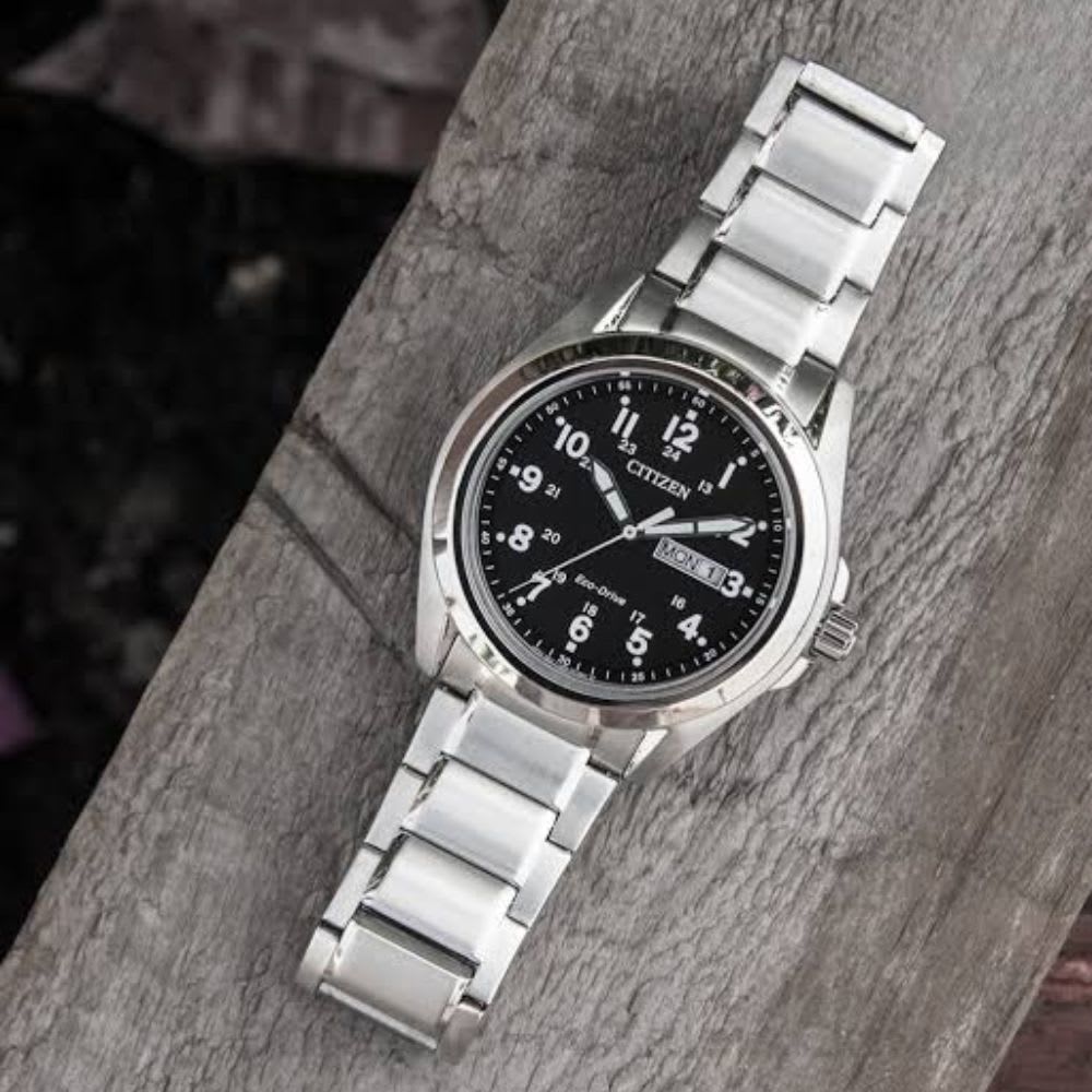 Reloj Citizen Eco-Drive AW0050-82E Aviador Plateado Dial Negro Acero Hombre3