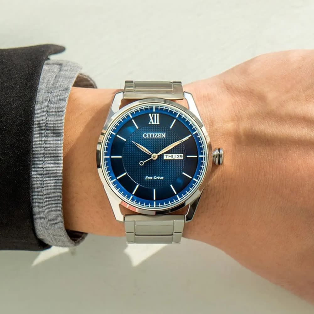 Reloj Citizen Eco-Drive AW0081-54L Plateado Dial Azul Acero Hombre2