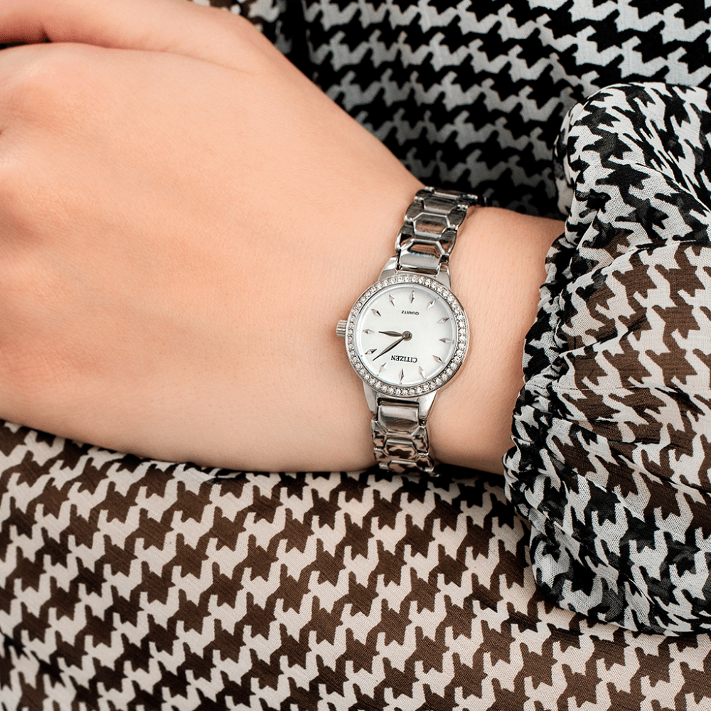 RELOJ CITIZEN EZ7010-56D QUARTZ PLATEADO2