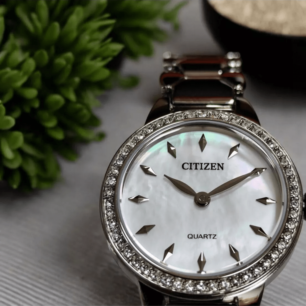 RELOJ CITIZEN EZ7010-56D QUARTZ PLATEADO4