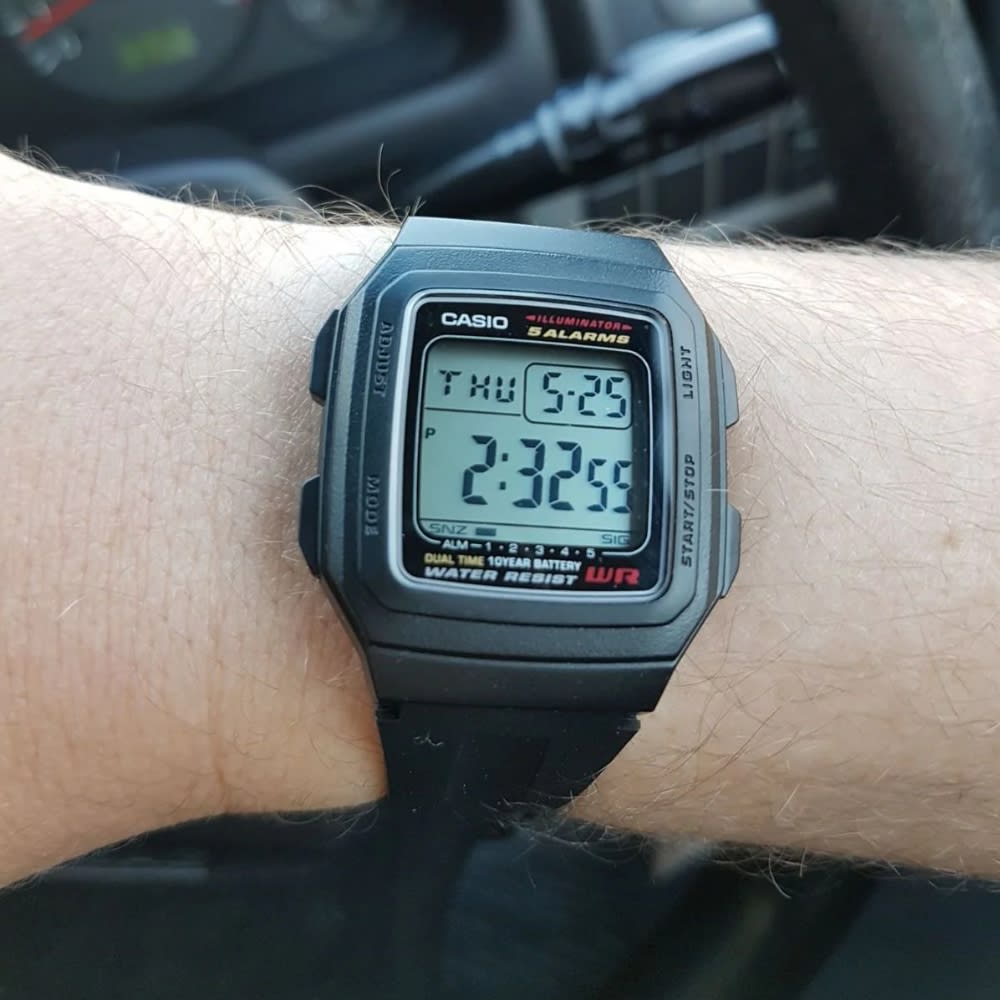 Reloj Casio Vintage F-201WA-1ADF Digital Resina Negro Unisex2