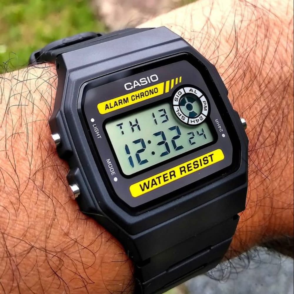 Reloj Casio Vintage F-94WA-9DG Digital Negro Amarillo Unisex2