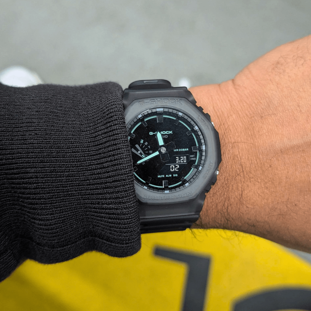 Reloj Casio G-Shock GA-2100K-1ADR Carbon Core Análogo-Digital Gris Traslucido Hombre3