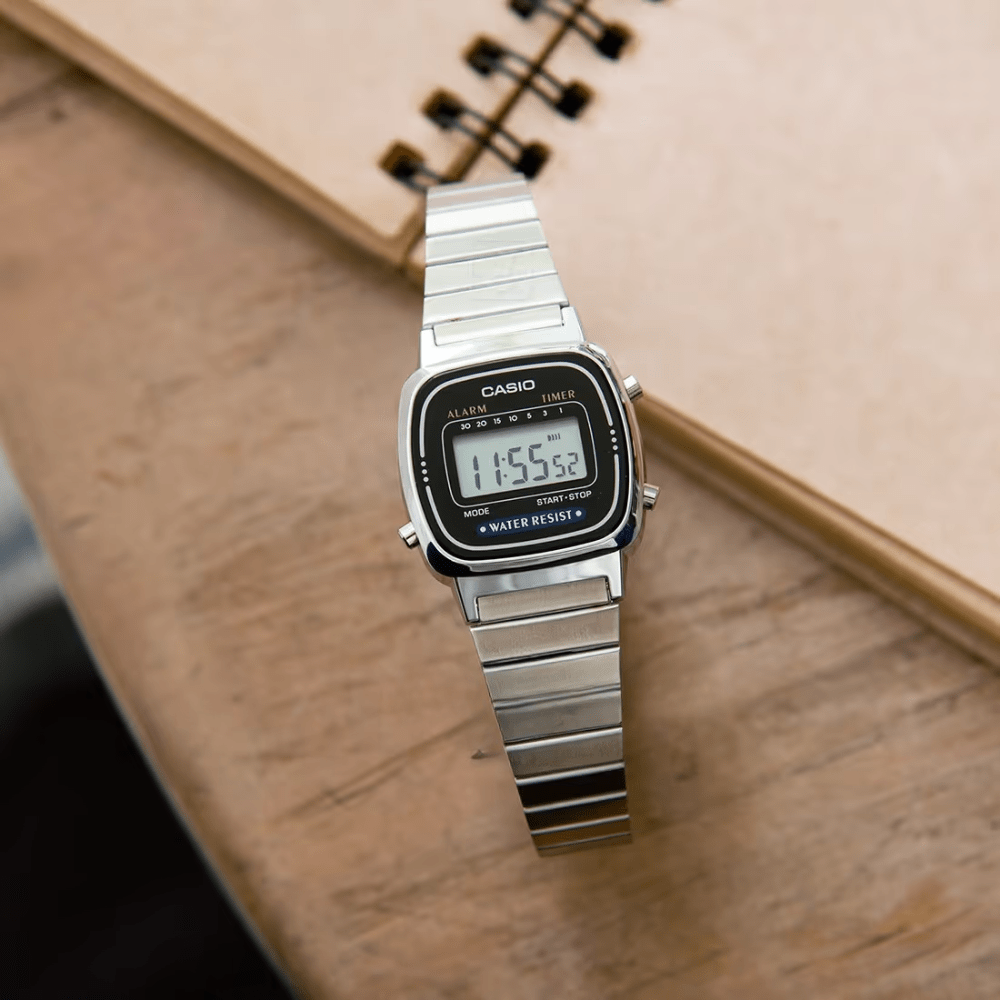 RELOJ CASIO LA670WA-1DF VINTAGE MINI PLATEADO2