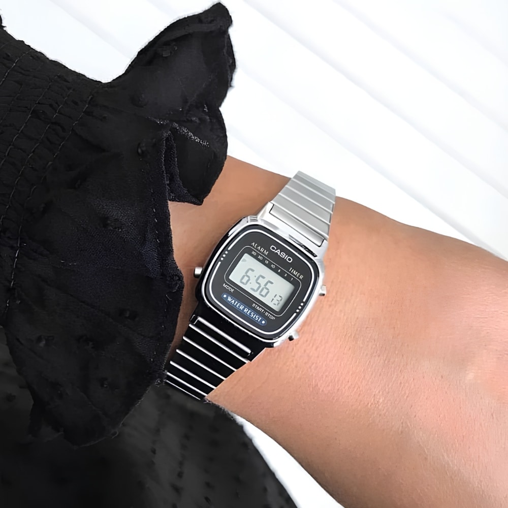 Reloj Casio Vintage LA670WA-1DF Digital Plateado Mujer2