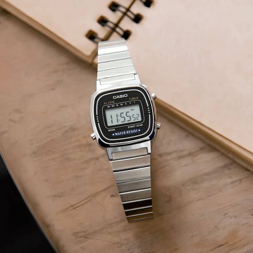 Reloj Casio Vintage LA670WA-1DF Digital Plateado Mujer6