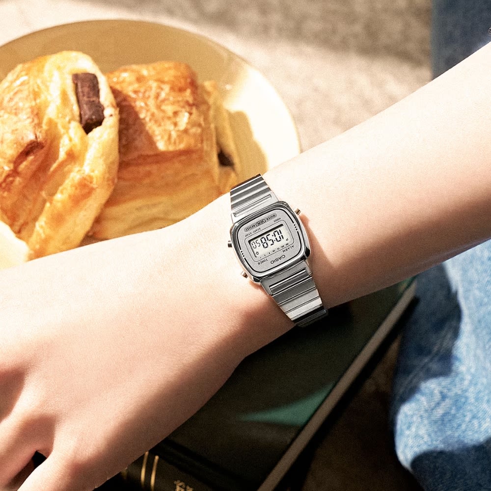 Reloj Casio Vintage LA670WA-7DF Digital Acero Plateado Mujer3