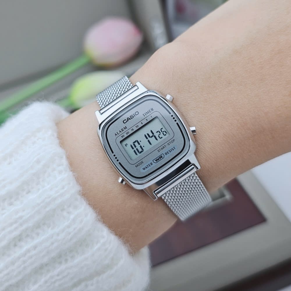 Reloj Casio Vintage LA670WEM-7DF Digital Plateado Mujer3