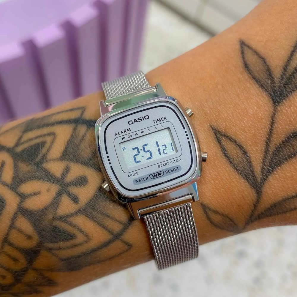 Reloj Casio Vintage LA670WEM-7DF Digital Plateado Mujer2