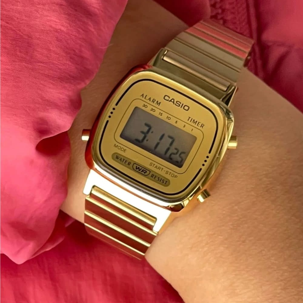 Reloj Casio Vintage LA670WGA-9DF Digital Dorado Mujer3